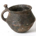 Vasija. Cerámica. Edad del Bronce. Poblado de Zafranales. (Fraga, Huesca). NIG. 04117. © Foto Fernando Alvira. Museo de Huesca.
