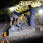 Excavaciones en Cueva de Chaves (Fot.MdH))